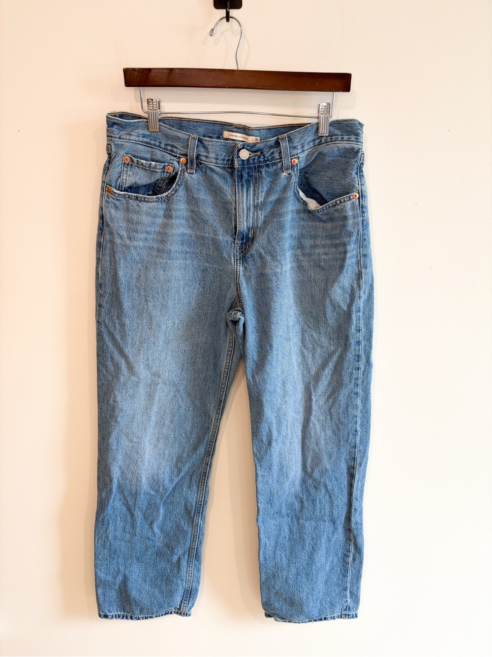 Levi's Women's Low Pro Straight Jeans Size 31 - Picture 2 of 6